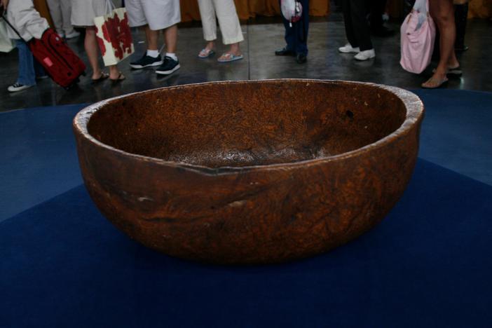 Appraisal: 18th - Century North American Indian Burlwood
