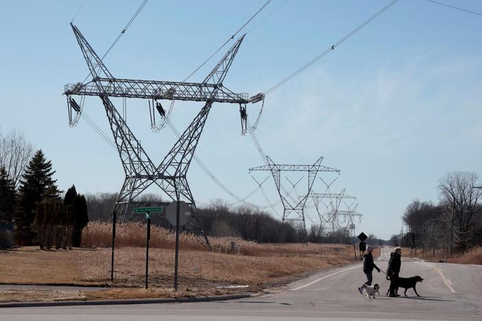 Ontario premier explains why he's slapping 25% surcharge on electricity to U.S.