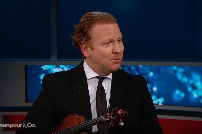 Violinist Daniel Hope joins the program.