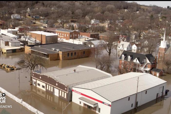 News Wrap: Midwest fears additional flooding from snowmelt