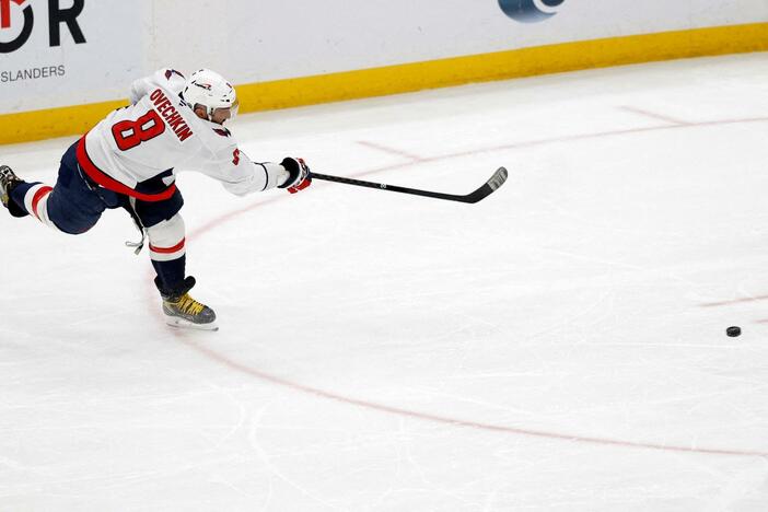Alex Ovechkin breaks Gretzky's record to become NHL's all-time leading goal scorer