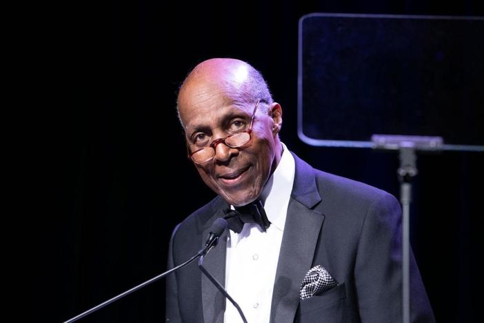 Vernon Jordan, civil rights leader and presidential confidant, dies at 85