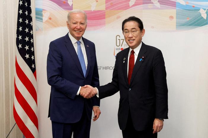 News Wrap: Biden discusses Ukraine support with Japan's prime minister