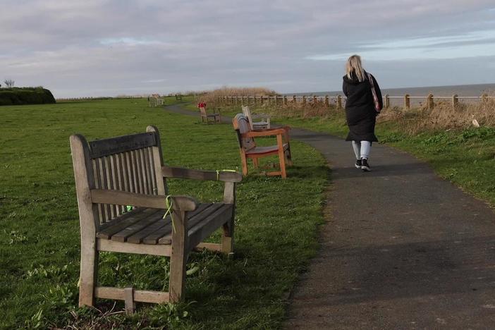 How 'chatty benches' are building connections and combating loneliness in Britain