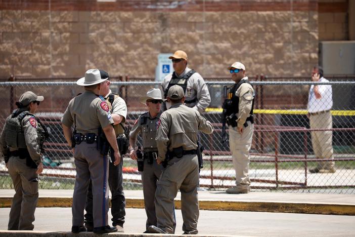How police officers should have reacted to the Texas elementary school shooting