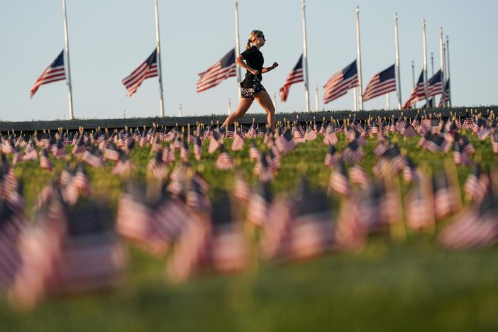 News Wrap: U.S. officially passes 200,000 pandemic deaths