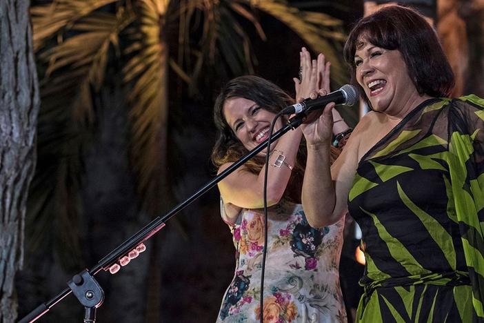 Acclaimed Cuban singer Ivette Cepeda performs Quizás Quizás Quizás with Raul Malo.