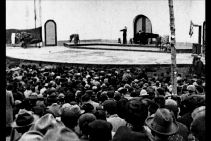In 1923, Heifetz gave concerts for Japanese quake victims, and to raise money for them.