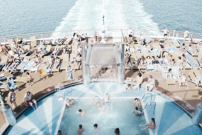 Under the spell of mass entertainment on the high seas.
