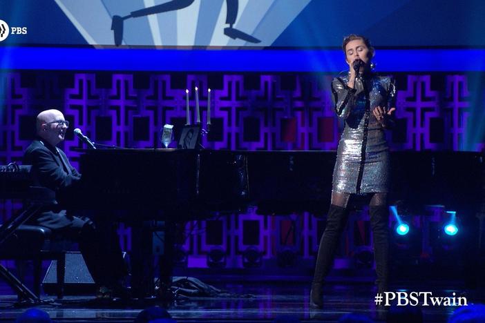 Miley Cyrus performs for 2016 Mark Twain Prize recipient, Bill Murray.