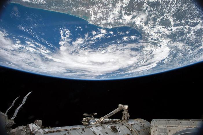 Who benefits from the privatization of weather data?