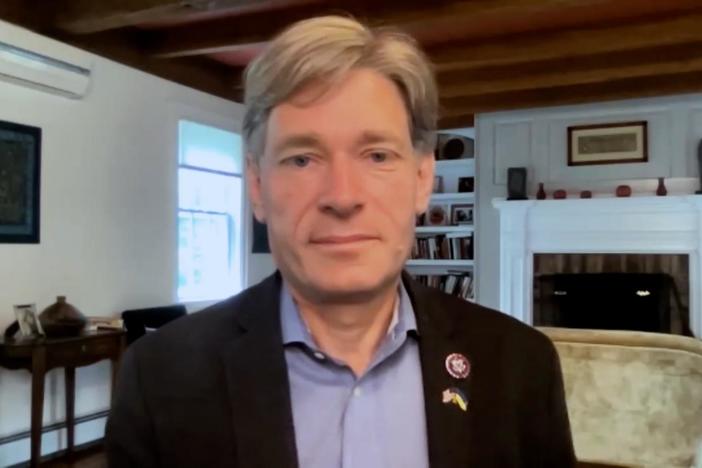 Rep. Tom Malinowski discusses the potential for a third political party in the U.S.