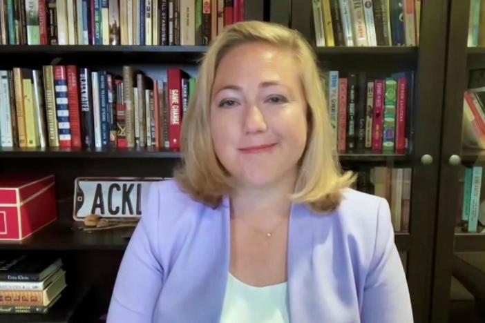 Sarah Longwell joins the show.