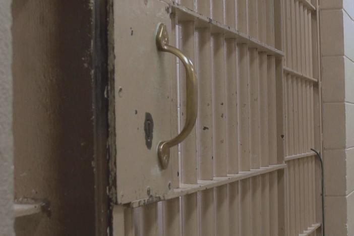 How politics is disrupting the vaccine rollout for inmates