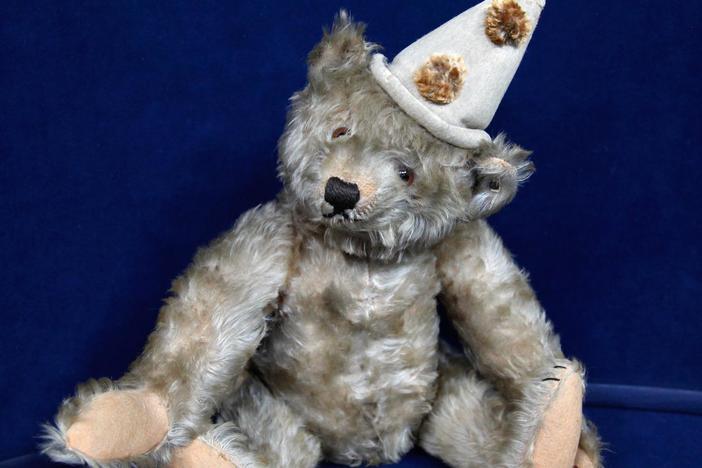 Appraisal: Steiff White Clown Bear, ca. 1920, from Seattle Hour 3.