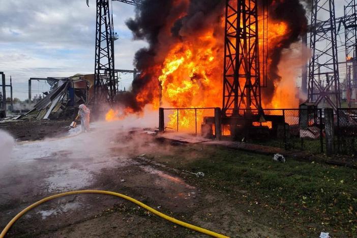 Russian attacks on energy infrastructure leaves Ukraine in dark as winter approaches