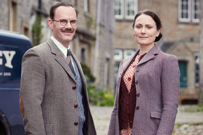 When Richard Alderson needs some help, Helen returns to Heston Grange.