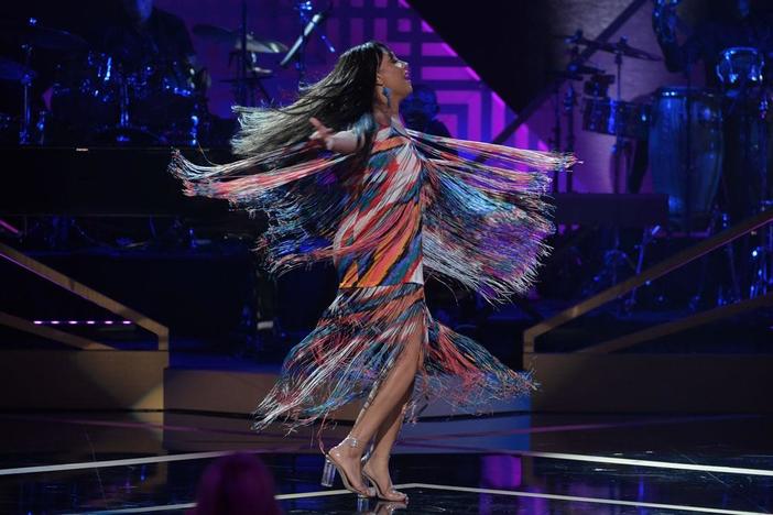 Sheléa performs a medley of Tina Turner songs, including the showstopper, "Proud Mary."