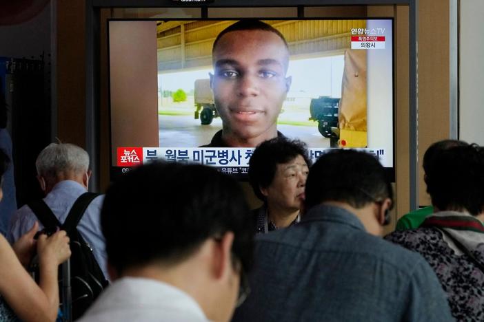 News Wrap: American soldier who fled to North Korea back in U.S. custody