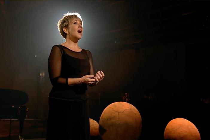 Joyce DiDonato sings “Ich bin der Welt abhanden gekommen” and “La vie en rose.”