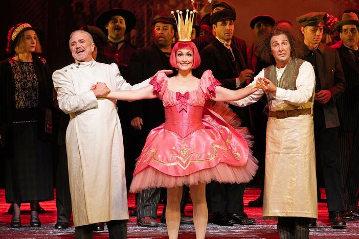 Erin Morley performs "Les oiseaux dans la charmille," Olympia’s Act I aria.