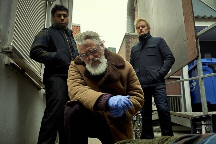 Van der Valk reunites with his ex-flame to uncover the truth behind a scientist’s death.