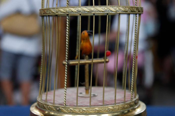 Appraisal: Early 20th-Century Singing Bird Cage Automaton, in Phoenix, Hour 3.