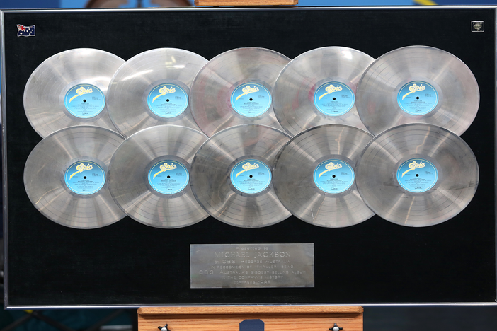 Appraisal: 1985 Michael Jackson "Thriller" Record Award from Portland Hour 3