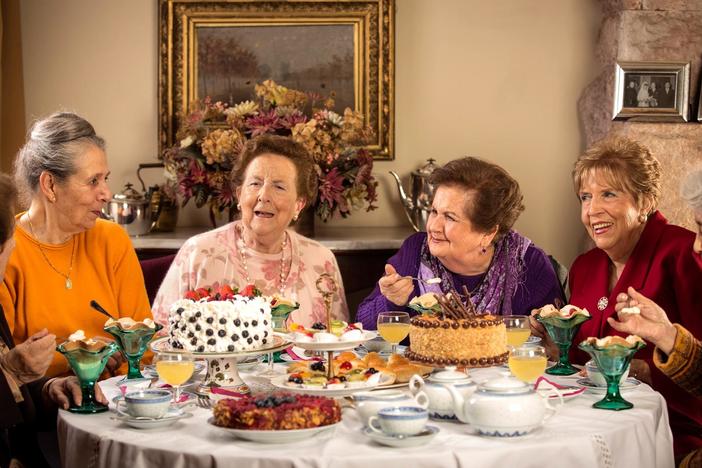 Five Chilean women commemorate life's joys and cope with infidelity, illness and death.