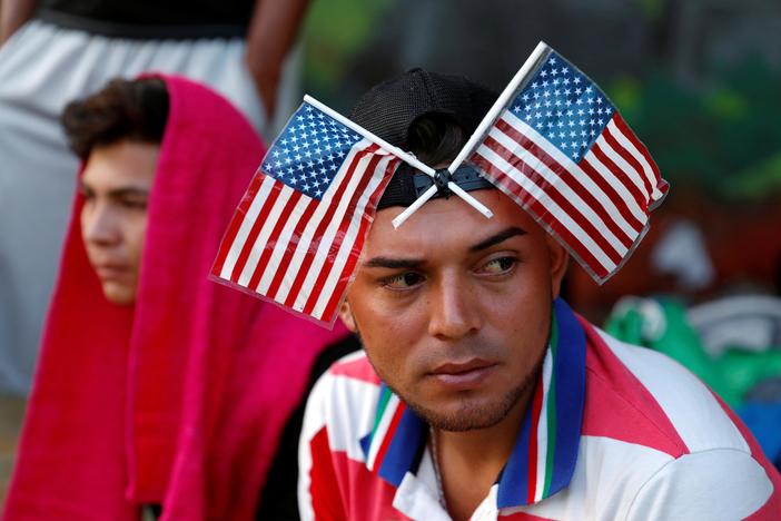 Declining Mexico’s offer to stay, migrants head to U.S.