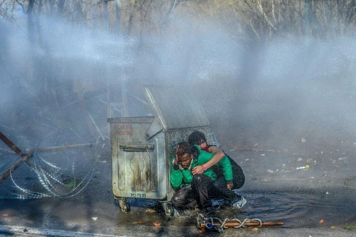 Migrants clash with Greek authorities in push to exit Turkey