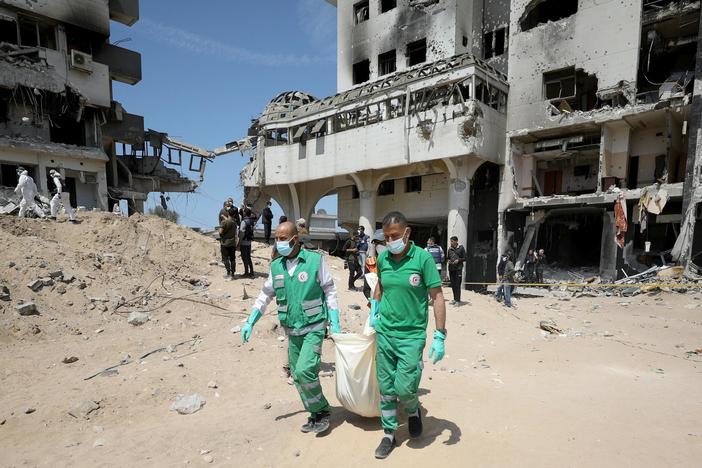 Israeli forces withdraw from southern Gaza as cease-fire talks resume