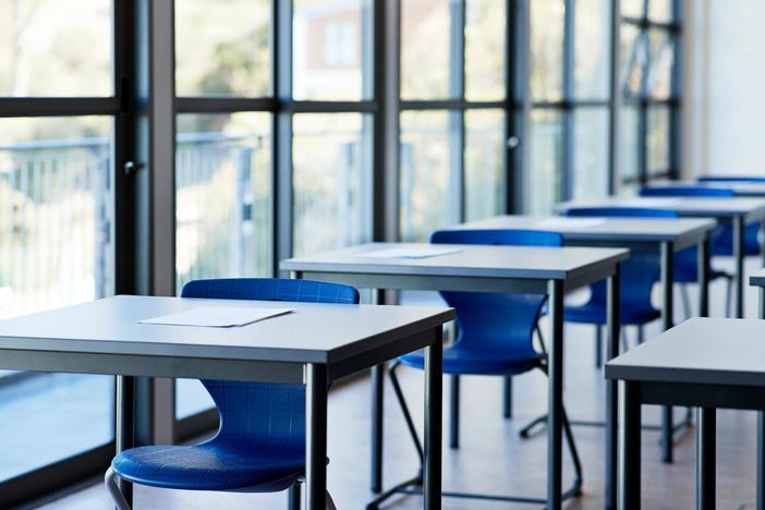 Community colleges pay student expenses beyond tuition hoping to boost graduation rates