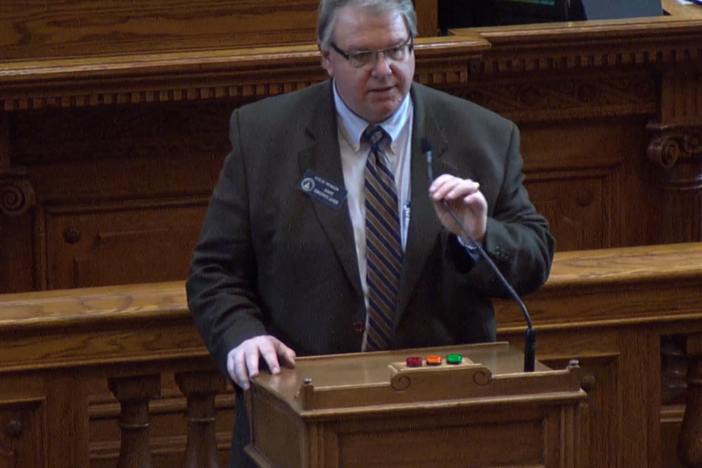 Senator Steve Henson congratulates Senator Nikema Williams.