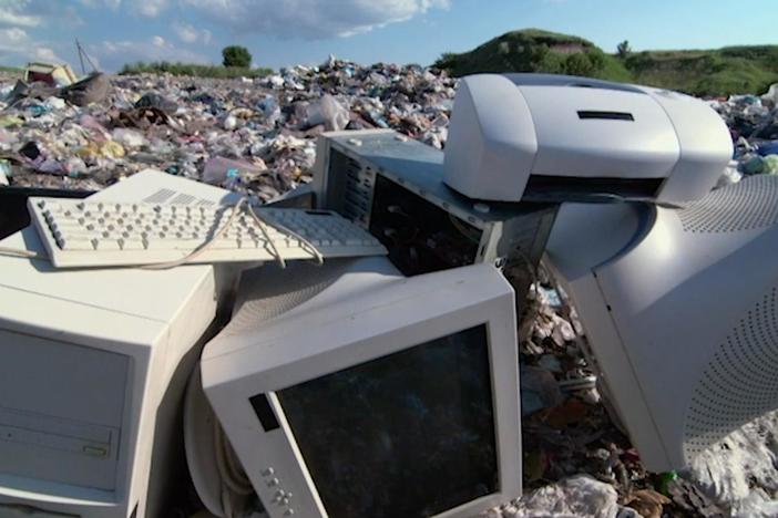Could pieces of plastic garbage become the resource we need to construct buildings?