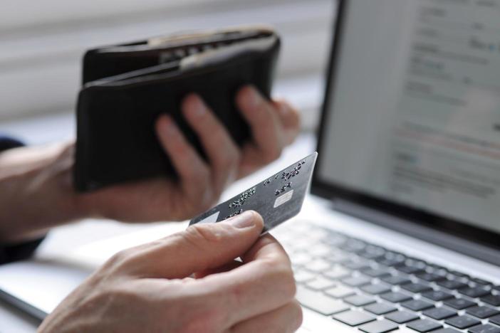 News Wrap: States can enforce online sales tax, high court rules