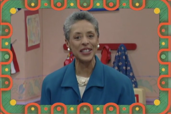 Host Lyn May and the Salsa cast introduce the story for today's lesson.