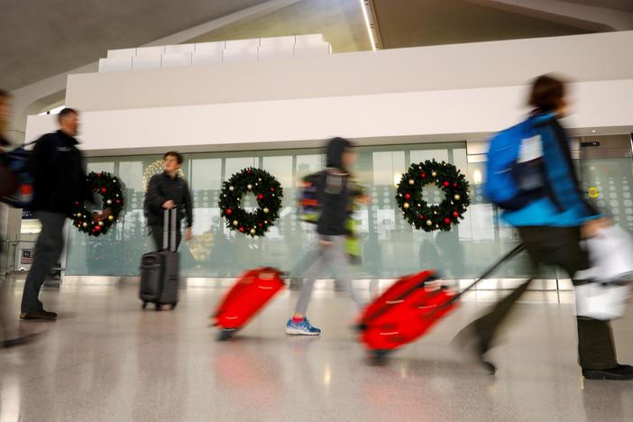 News Wrap: Major storms disrupt Thanksgiving travel