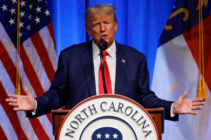 News Wrap: Trump vows he’ll ‘never leave’ presidential race despite charges
