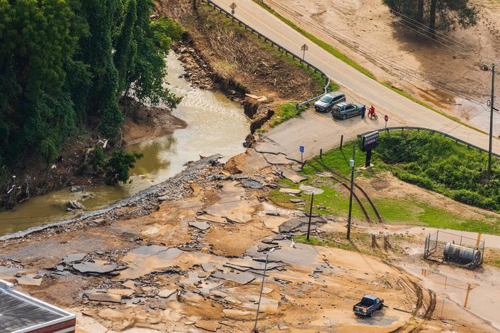 Extreme heat complicates recovery efforts in Kentucky after major flooding