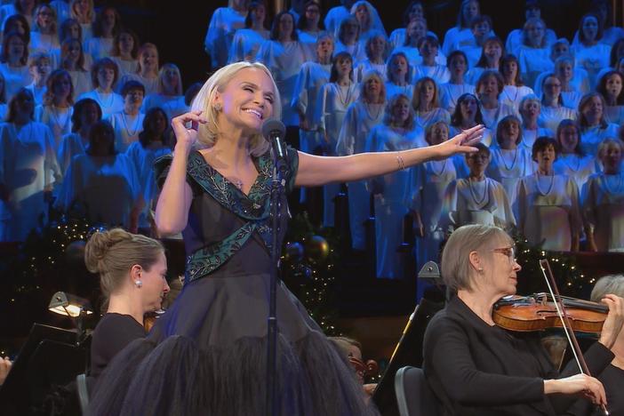 Kristin Chenoweth performs "O Holy Night" with the Tabernacle Choir and Orchestra.