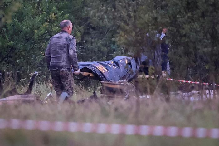 News Wrap: Kremlin denies involvement in Prigozhin plane crash