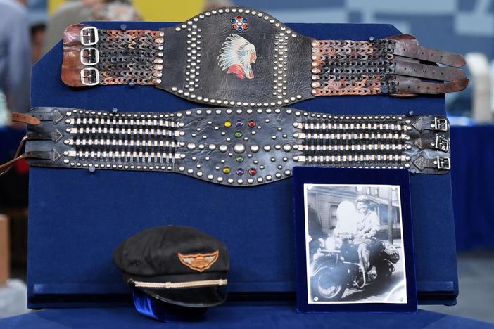 Appraisal: Kidney Belts, Hat & Photo, ca. 1950, from Cleveland Hr 1.