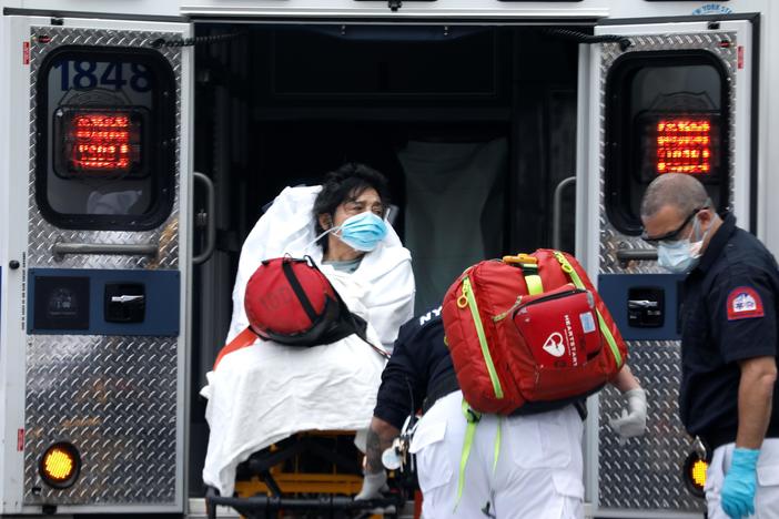 U.S. officials urge adherence to social distancing as NY infections slow