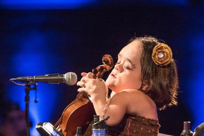 How violinist Gaelynn Lea is redefining who can be a musician
