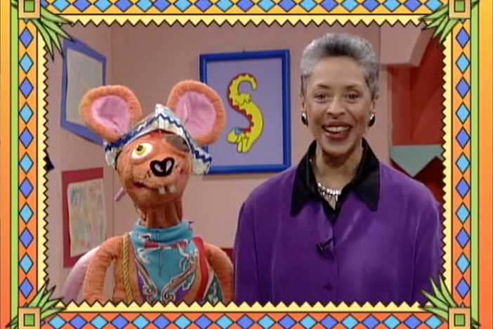 Host Lyn May and the Salsa cast introduce the story for today's lesson.