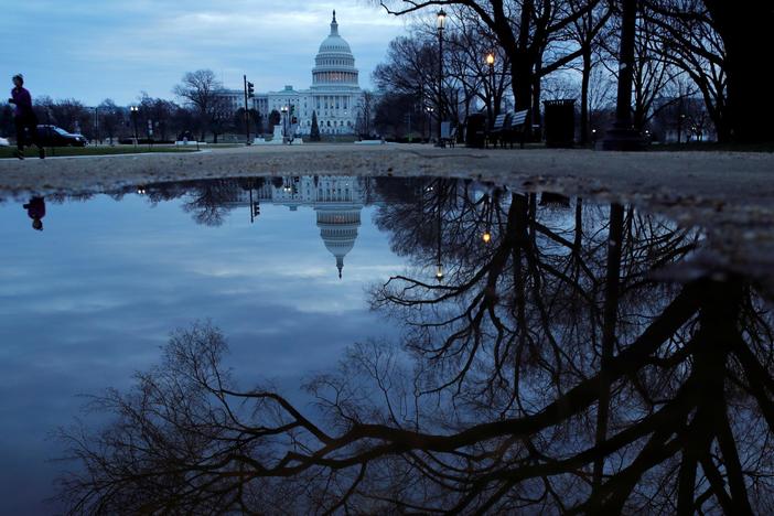 News Wrap: House Democrats to propose funding plan