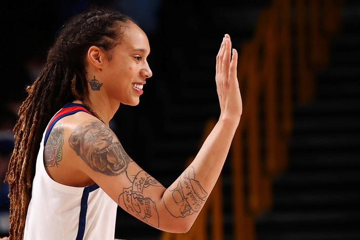Hostage negotiator recounts Brittney Griner's first moments after release from Russia
