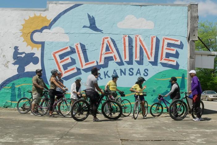 Baratunde learns about the history of Elaine, Arkansas on the Delta Heritage Trail.