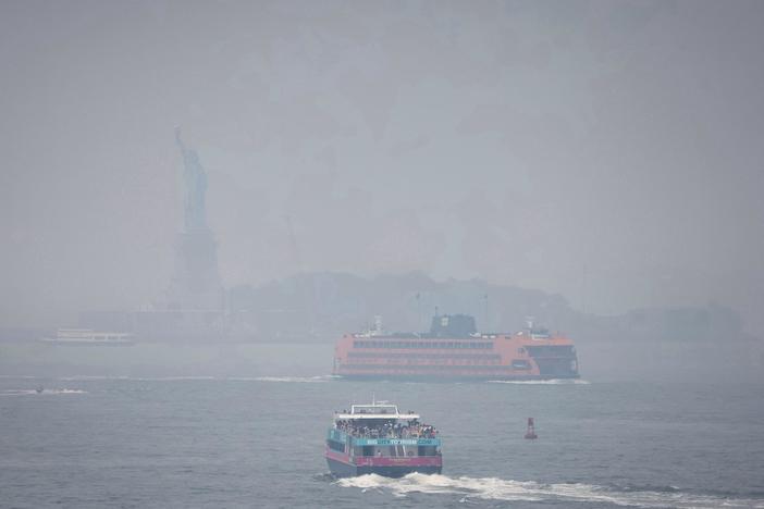 News Wrap: Wildfire smoke brings more air quality alerts to U.S.